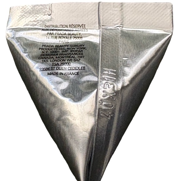 Prada Augmented Skin Cream 8ml 0.27.oz. Mini Travel Trial Size 6 pack - Picture 3 of 4